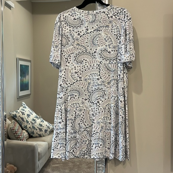 Loft Paisley Puff Sleeve Button dress. Easy breezy summer dress drop waist. - Picture 4 of 6